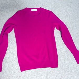 Bright pink Everlane Cashmere sweater
